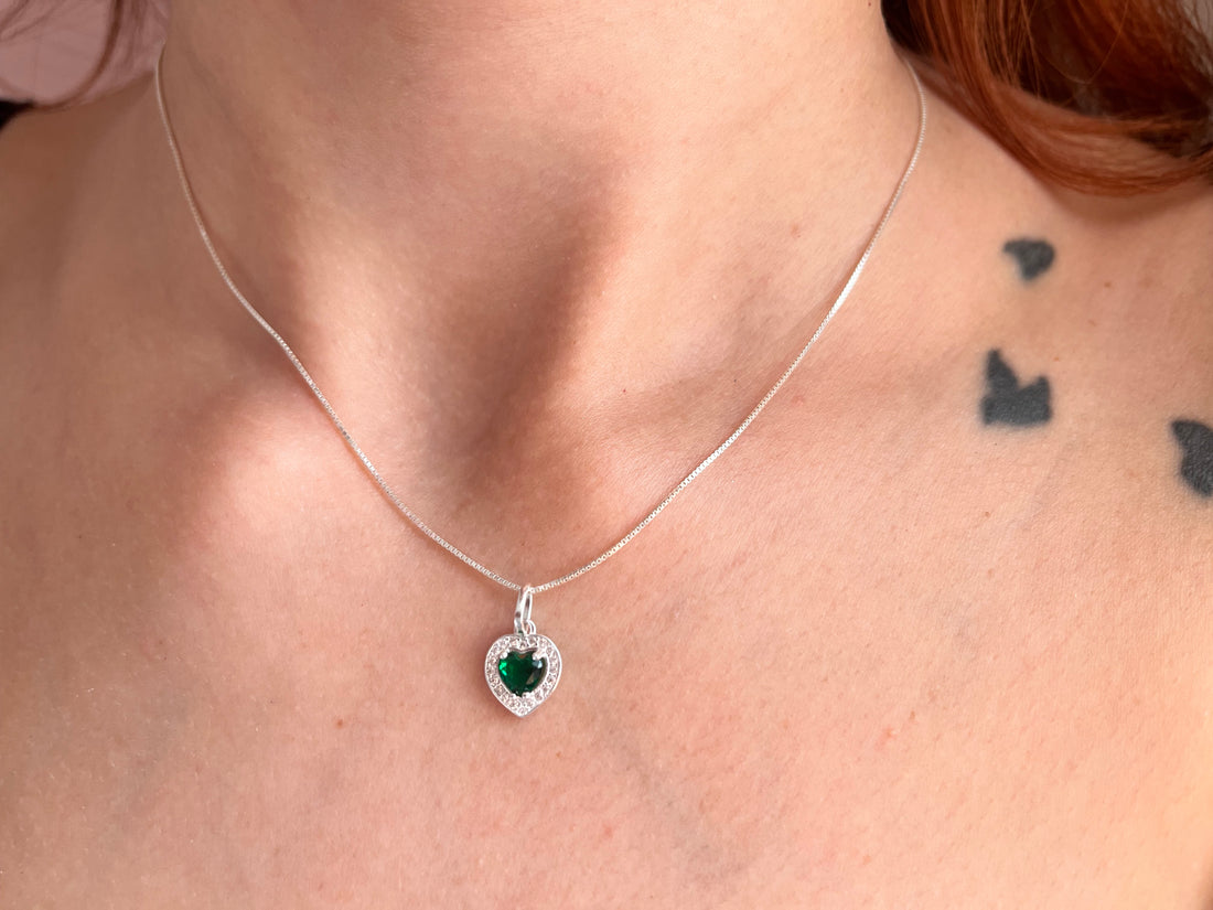 Colar em Prata 925 • Coração Cravejado Verde