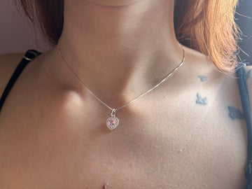 Colar em Prata 925 • Coração Cravejado Rosa