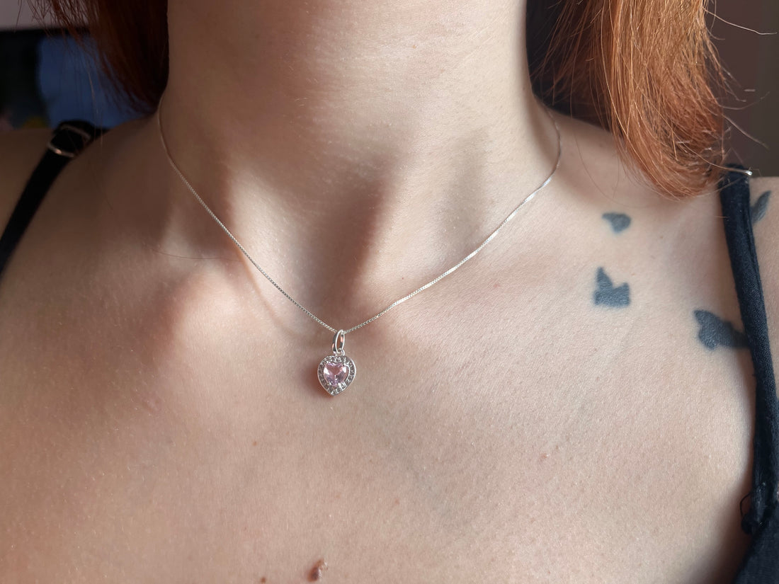 Colar em Prata 925 • Coração Cravejado Rosa