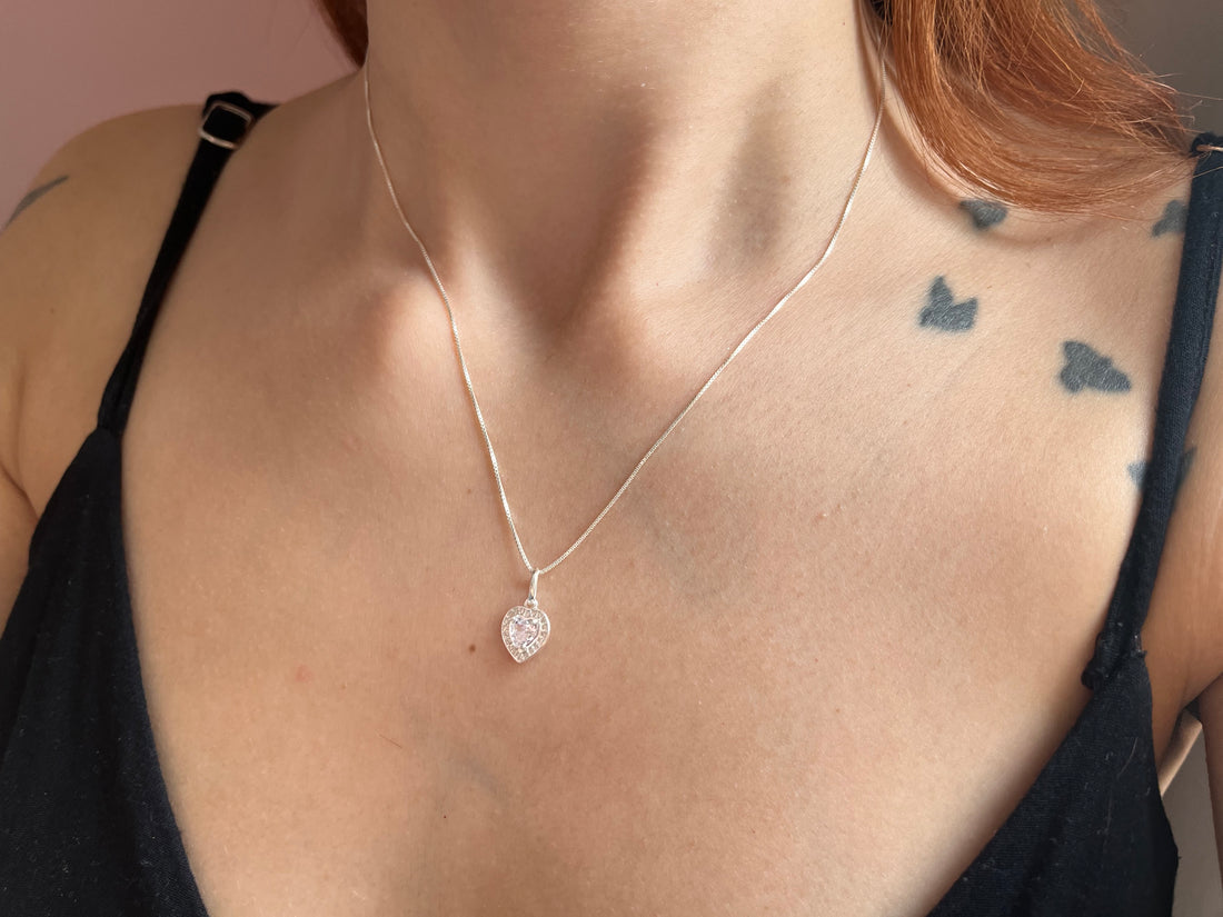 Colar em Prata 925 • Coração em Cristal Cravejado