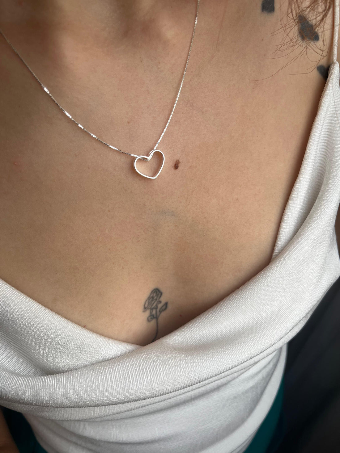 CORRENTE VEZENIANA COM PINGENTE DE CORAÇÃO EM PRATA 925